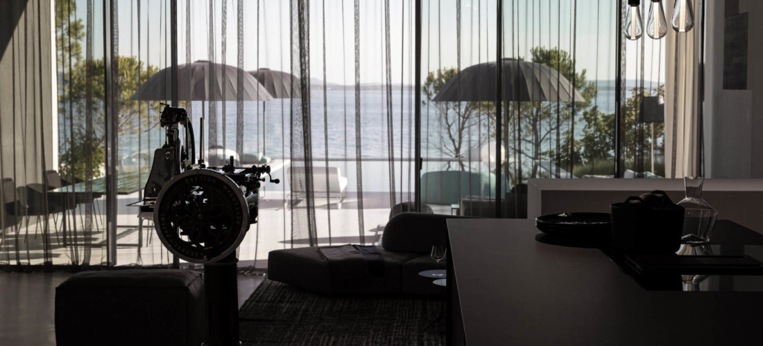 amadeus Rahmenlose Schiebetür in einer Strandvilla in Kroatien - Große Fenster mit Meerblick